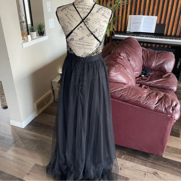 LUXXEL Black with Gold Accent Floral Long Dress Gown Size Medium - Picture 9 of 13